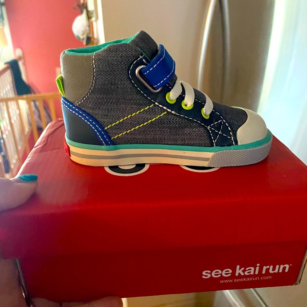 See Kai run shoes size 6 (toddler)